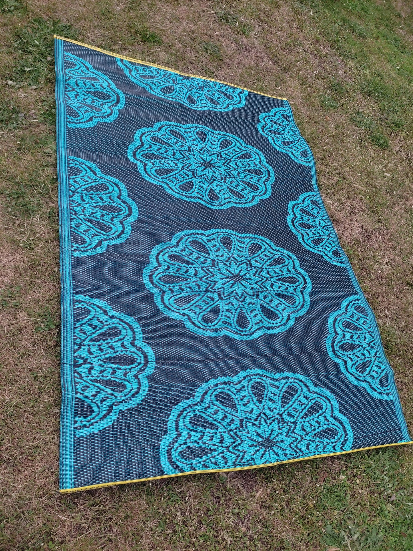 Tapis africain en plastique recyclé, large