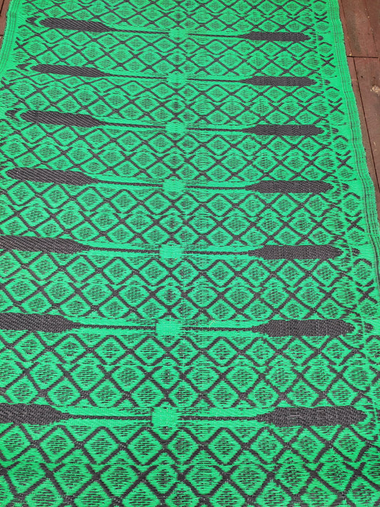 Tapis plastique africain réversible vert et noir, Moyen
