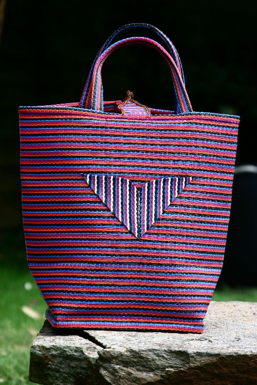 Cabas africain tissé en plastique recyclé