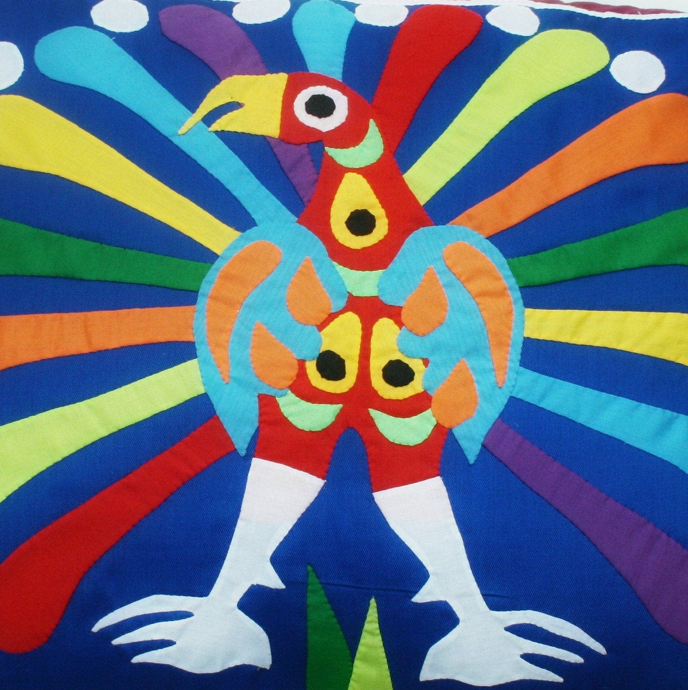 coussin décoratif, toile appliquée, art naïf. 47 x 57 cm / paon