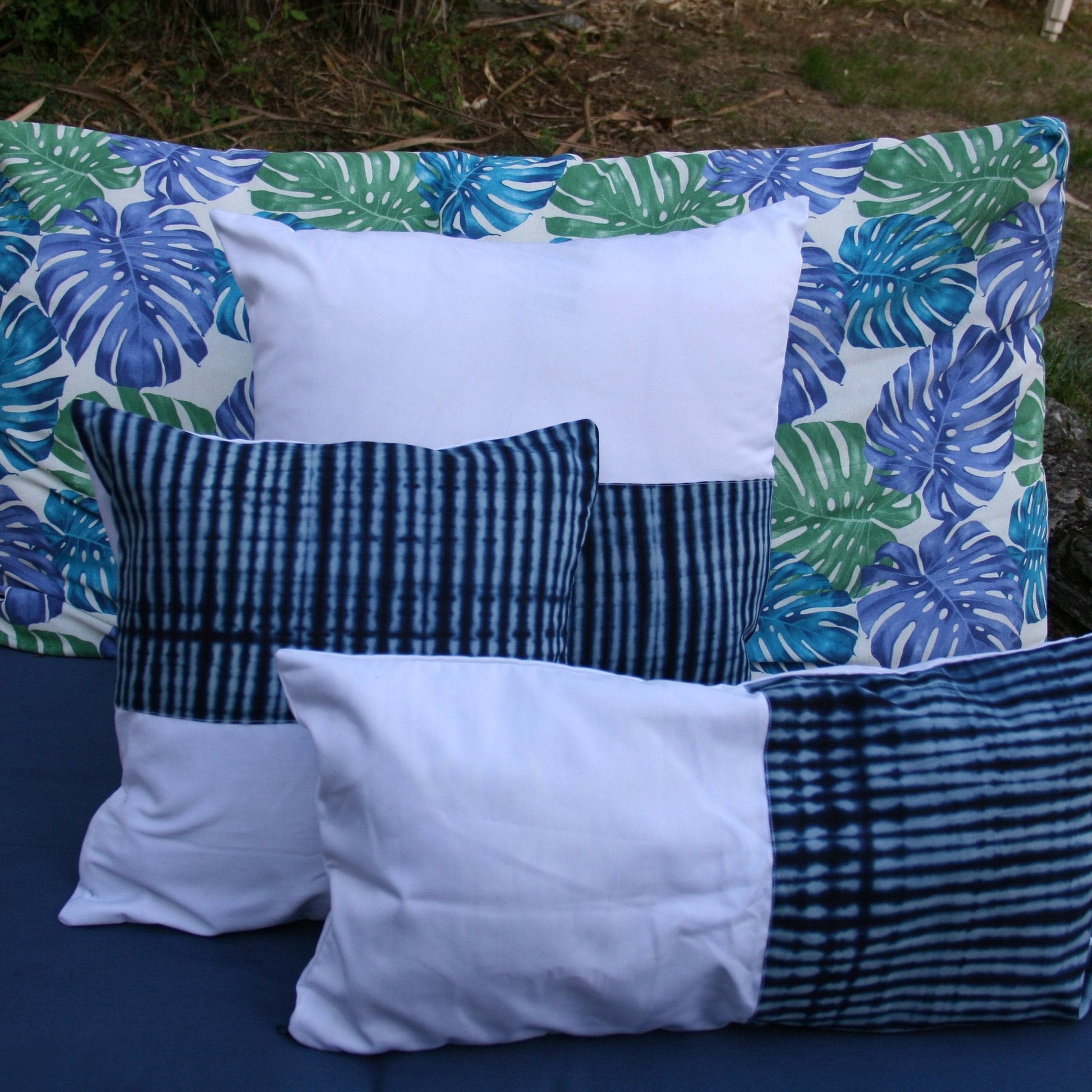 Set de 3 housses de coussins en shibori africain Mestissés