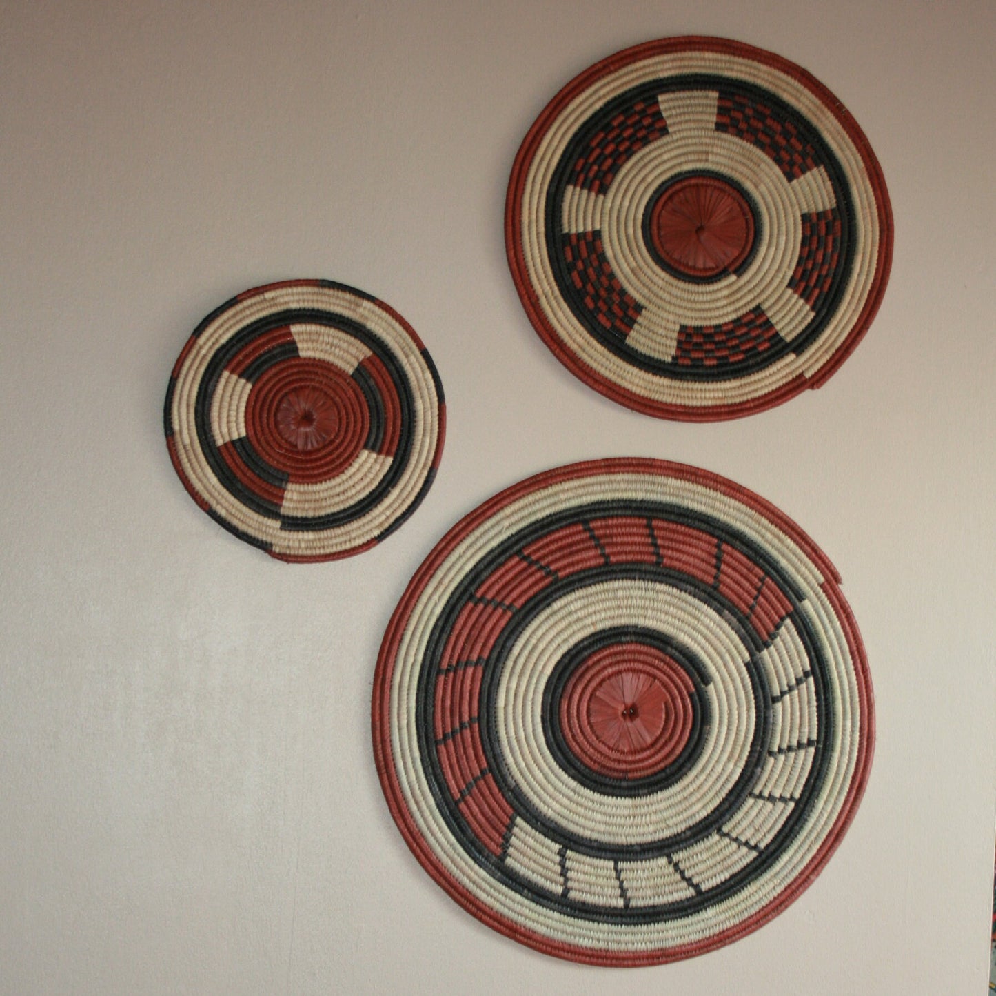 Composition murale de paniers africains Mestissés