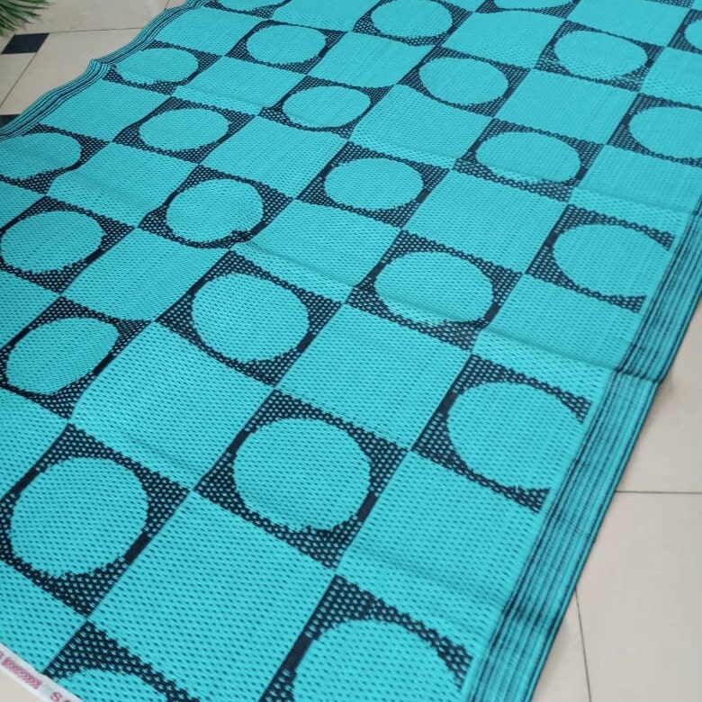 Tapis africain en plastique recyclé, XL