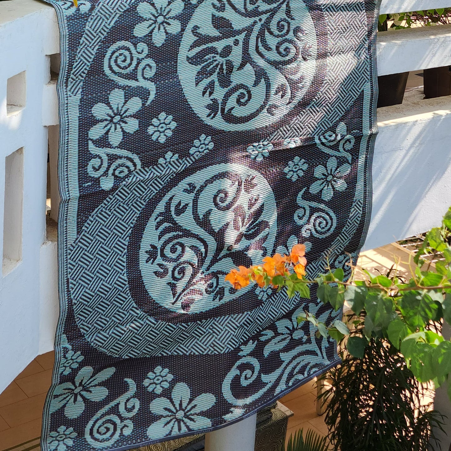 Tapis africain en plastique recyclé, large