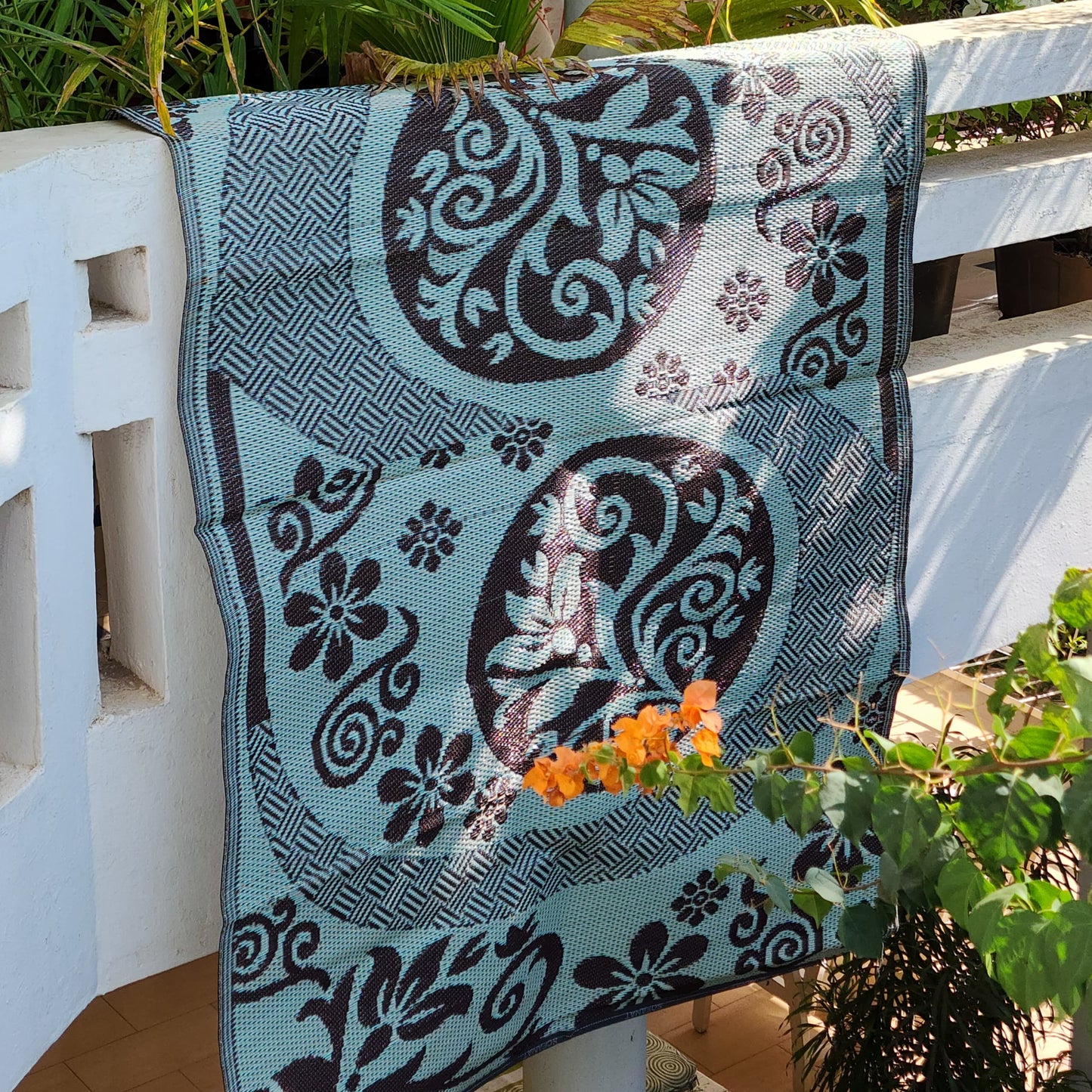 Tapis africain en plastique recyclé, large